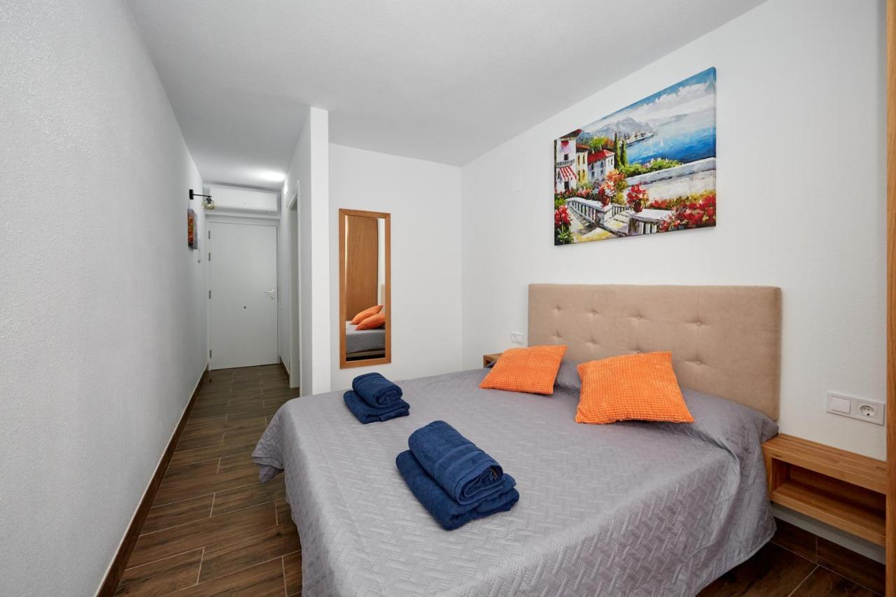 El Patio Hostal Alicante Luaran gambar