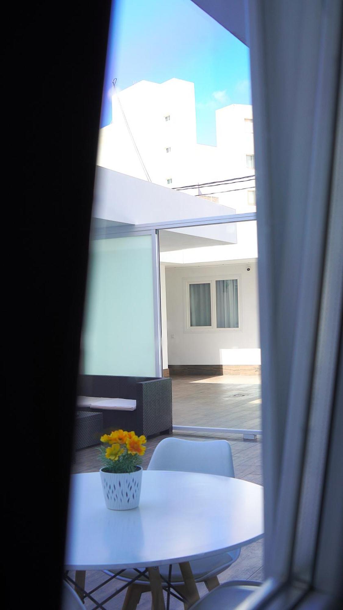 El Patio Hostal Alicante Luaran gambar