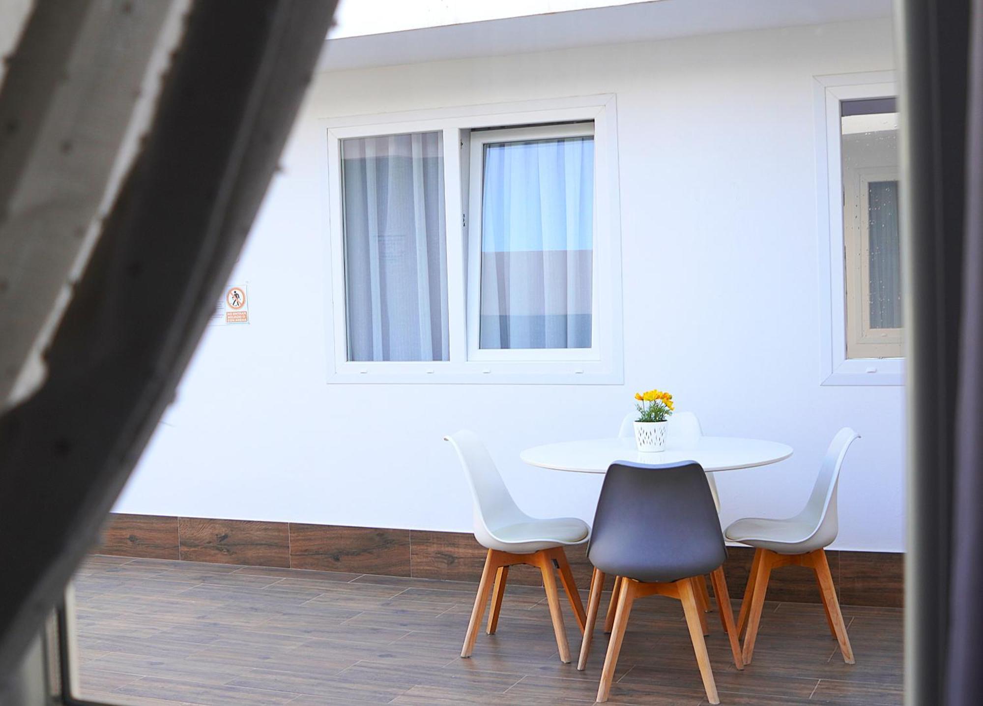 El Patio Hostal Alicante Luaran gambar